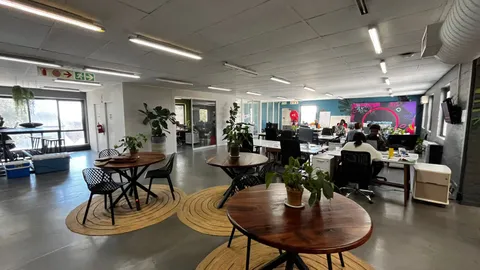 Ogilvy Building - 15 Georgian Crescent, Bryanston, Johannesburg - 9150m² - Office - B-Grade (44)